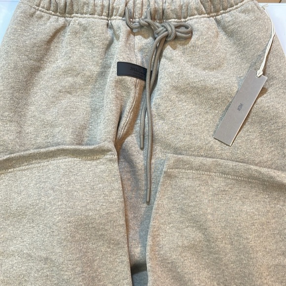 Fear of god essentials 2024 heather grey lounge sweatpants - Picture 6 of 8